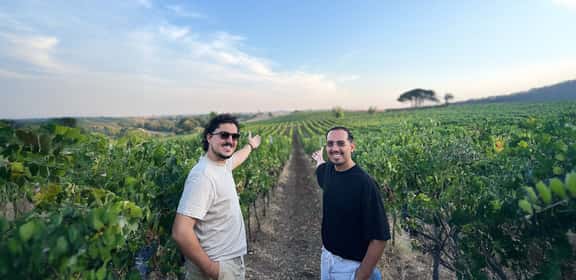 I wine communicator Winestreamer e SommelierZeta in visita a una vigna italiana