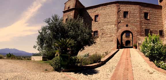 Antica tenuta vinicola nella Côtes du Roussillon con vista sui Pirenei