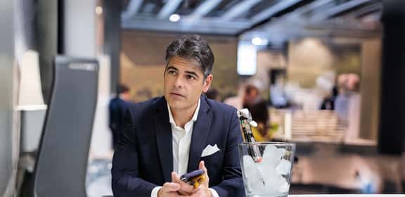 Andrea Turco – Tannintime al lavoro durante un evento dedicato al vino