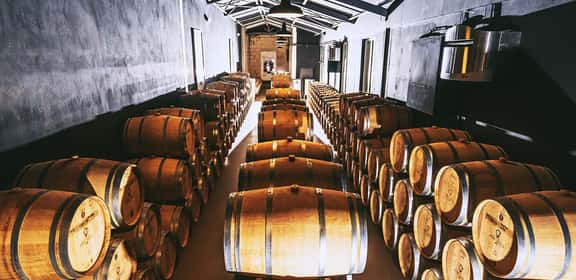 Botti di rovere per l’affinamento dei vini Pomerol